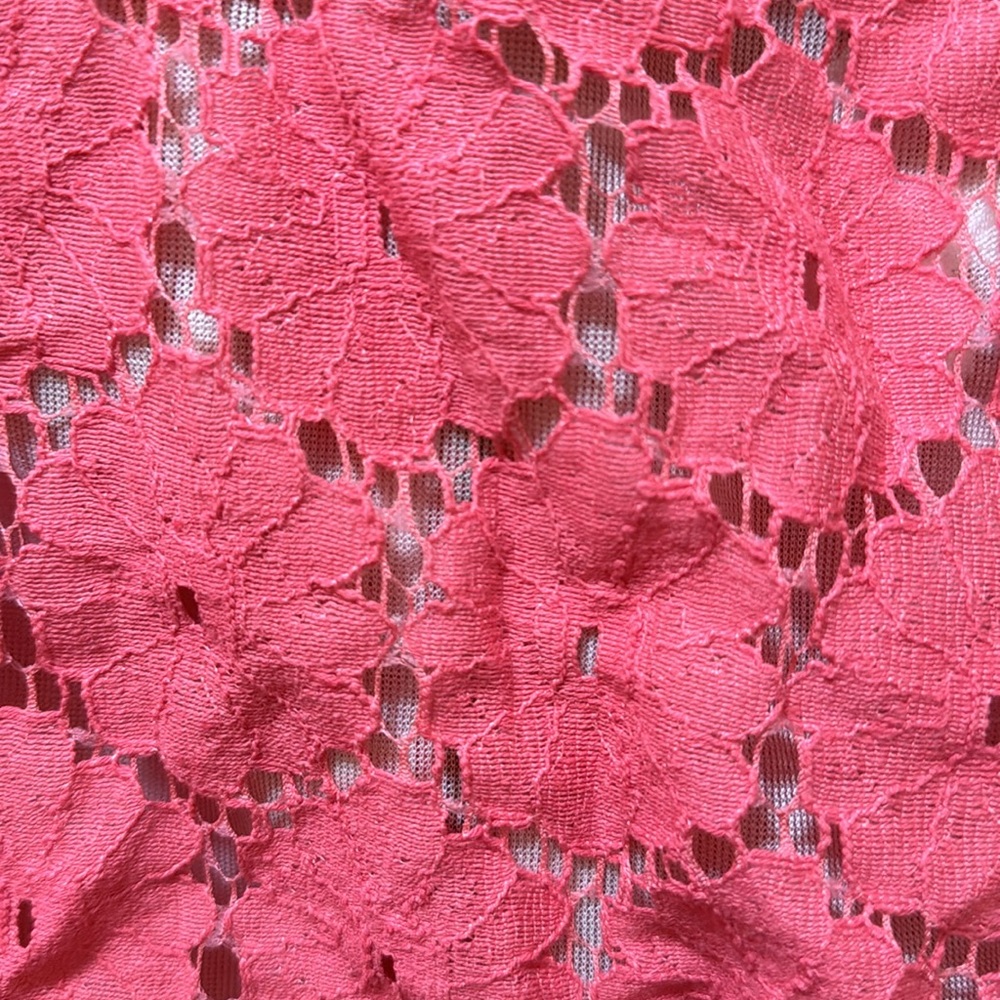 NWT Coral, lace peplum cap sleeve top - Picture 4 of 5